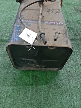 ТОПЛИВНЫЙ БАК НА ISUZU ELF NHR69 4JG2