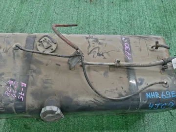 ТОПЛИВНЫЙ БАК НА ISUZU ELF NHR69 4JG2