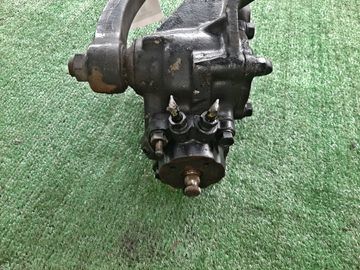 РУЛЕВОЙ РЕДУКТОР НА ISUZU ELF NHR69 4JG2