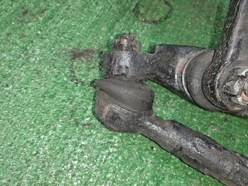 РУЛЕВАЯ ТРАПЕЦИЯ НА NISSAN ATLAS AMF22 TD27