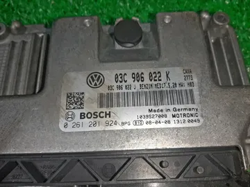 ДВИГАТЕЛЬ НА VOLKSWAGEN GOLF 5K1 CAXA