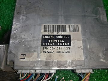 ДВИГАТЕЛЬ НА TOYOTA ISIS ZNM10G 1ZZ-FE