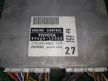 ДВИГАТЕЛЬ НА TOYOTA COROLLA FIELDER ZZE122G 1ZZ-FE