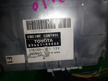 ДВИГАТЕЛЬ НА TOYOTA ISIS ZNM10G 1ZZ-FE