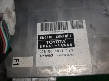 ДВИГАТЕЛЬ НА TOYOTA ISIS ZNM10G 1ZZ-FE