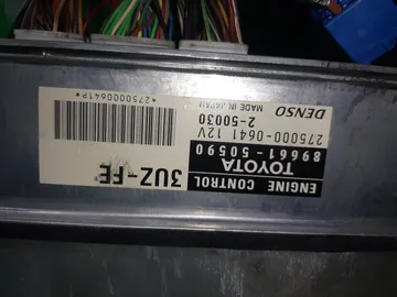 ДВИГАТЕЛЬ НА TOYOTA CELSIOR UCF31 3UZ-FE