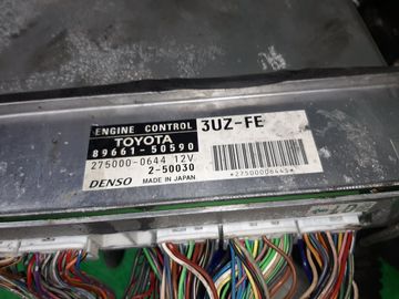 ДВИГАТЕЛЬ НА TOYOTA CELSIOR UCF30 3UZ-FE