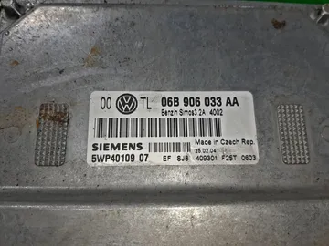 ДВИГАТЕЛЬ НА VOLKSWAGEN PASSAT 3B AZM