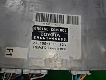 ДВИГАТЕЛЬ НА TOYOTA ISIS ZNM10 1ZZ-FE