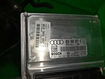 ДВИГАТЕЛЬ НА AUDI A4 8E ALT