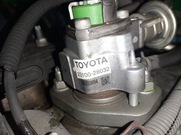 ДВИГАТЕЛЬ НА TOYOTA AVENSIS AZT251 2AZ-FSE