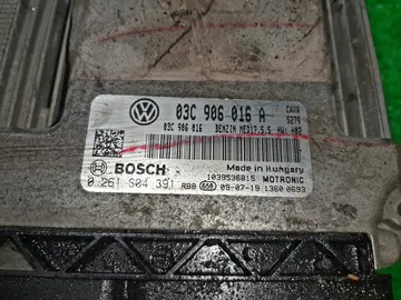 ДВИГАТЕЛЬ НА VOLKSWAGEN GOLF 5K1 CAXA
