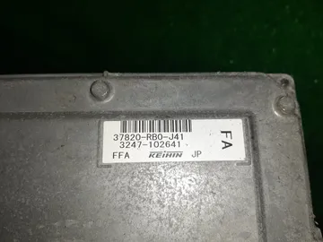 ДВИГАТЕЛЬ НА HONDA FIT GE6 L13A