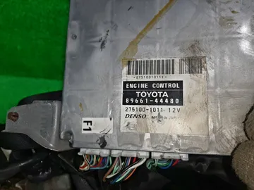 ДВИГАТЕЛЬ НА TOYOTA ISIS ZNM10 1ZZ-FE