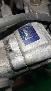 ДВИГАТЕЛЬ НА MITSUBISHI CHARIOT GRANDIS N84W 4G64
