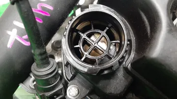 ДВИГАТЕЛЬ НА PEUGEOT 208 CC HN01