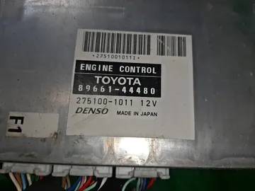 ДВИГАТЕЛЬ НА TOYOTA ISIS ZNM10G 1ZZ-FE