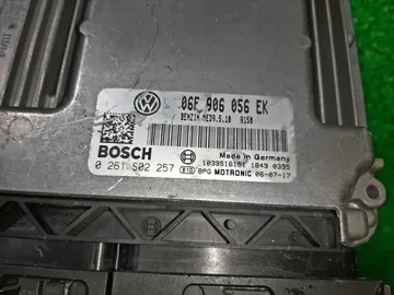 ДВИГАТЕЛЬ НА VOLKSWAGEN GOLF 1K1 BVY