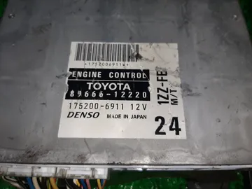 ДВИГАТЕЛЬ НА TOYOTA COROLLA FIELDER ZZE122G 1ZZ-FE