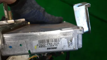 ДВИГАТЕЛЬ НА HONDA FIT GD1 L13A