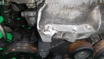 ДВИГАТЕЛЬ НА TOYOTA AVENSIS AZT250 1AZ-FSE