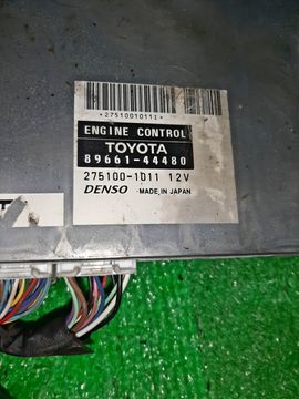 ДВИГАТЕЛЬ НА TOYOTA ISIS ZNM10 1ZZ-FE