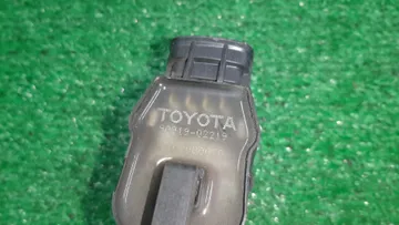 КАТУШКА ЗАЖИГАНИЯ НА TOYOTA CALDINA AT211G 7A-FE