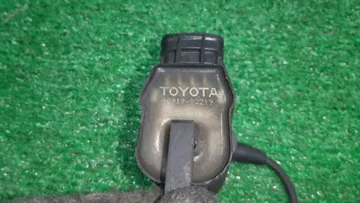 КАТУШКА ЗАЖИГАНИЯ НА TOYOTA CALDINA AT211G 7A-FE