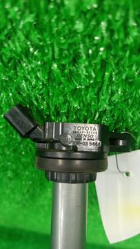 КАТУШКА ЗАЖИГАНИЯ НА TOYOTA ISIS ZGM10G 2ZR-FAE