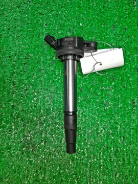 КАТУШКА ЗАЖИГАНИЯ НА TOYOTA ISIS ZGM10G 2ZR-FAE