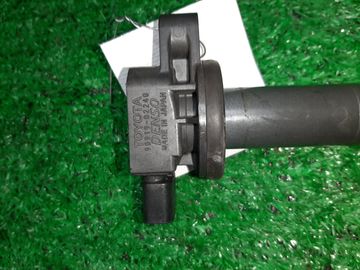 КАТУШКА ЗАЖИГАНИЯ НА TOYOTA RACTIS SCP100 2SZ-FE