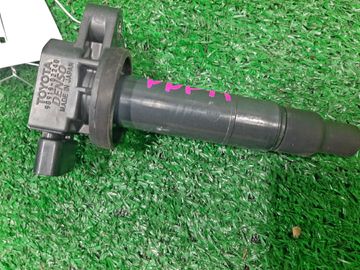 КАТУШКА ЗАЖИГАНИЯ НА TOYOTA PORTE NNP11 1NZ-FE