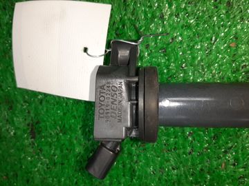 КАТУШКА ЗАЖИГАНИЯ НА TOYOTA AVENSIS AZT255 1AZ-FSE