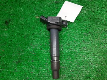 КАТУШКА ЗАЖИГАНИЯ НА TOYOTA AVENSIS AZT255 1AZ-FSE