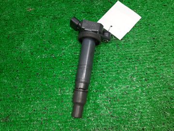 КАТУШКА ЗАЖИГАНИЯ НА TOYOTA AVENSIS AZT255 1AZ-FSE