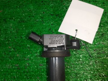 КАТУШКА ЗАЖИГАНИЯ НА TOYOTA AVENSIS AZT255 1AZ-FSE