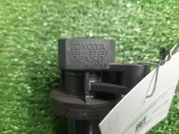 КАТУШКА ЗАЖИГАНИЯ НА TOYOTA WISH ZNE14G 1ZZ-FE