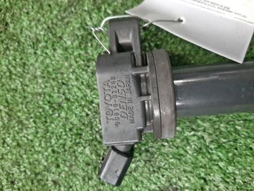 КАТУШКА ЗАЖИГАНИЯ НА TOYOTA AVENSIS AZT255 1AZ-FSE