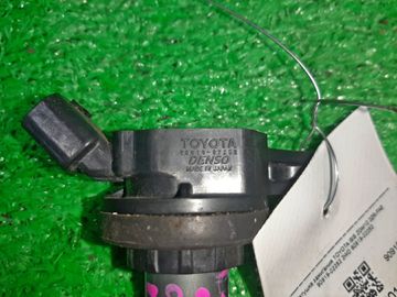 КАТУШКА ЗАЖИГАНИЯ НА TOYOTA ISIS ZGM10 2ZR-FAE
