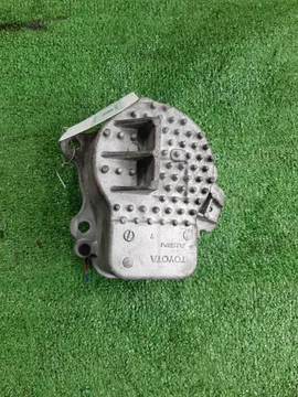 ПОМПА НА TOYOTA PRIUS ZVW30 2ZR-FXE