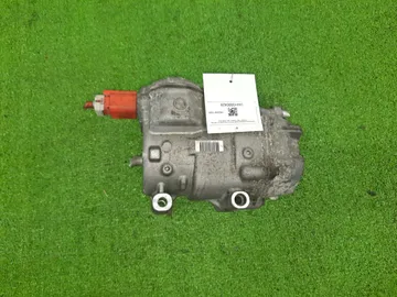 КОМПРЕССОР КОНДИЦИОНЕРА НА TOYOTA AQUA NHP10 1NZ-FXE