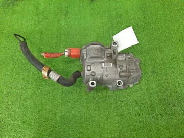 КОМПРЕССОР КОНДИЦИОНЕРА НА TOYOTA AQUA NHP10 1NZ-FXE