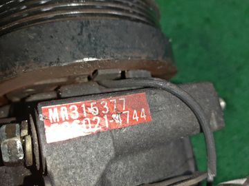 КОМПРЕССОР КОНДИЦИОНЕРА НА MITSUBISHI PAJERO IO H76W 4G93