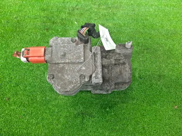 КОМПРЕССОР КОНДИЦИОНЕРА НА TOYOTA PRIUS ZVW30 2ZR-FXE