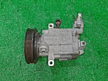 КОМПРЕССОР КОНДИЦИОНЕРА НА NISSAN MARCH AK12 CR12DE