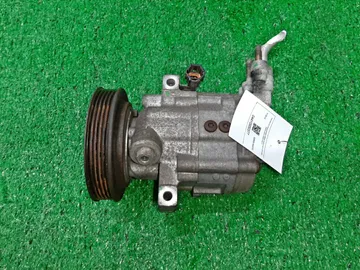 КОМПРЕССОР КОНДИЦИОНЕРА НА NISSAN MARCH AK12 CR12DE