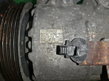 КОМПРЕССОР КОНДИЦИОНЕРА НА TOYOTA NOAH ZRR75G 3ZR-FAE