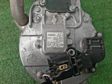 КОМПРЕССОР КОНДИЦИОНЕРА НА NISSAN LEAF ZE1 EM57