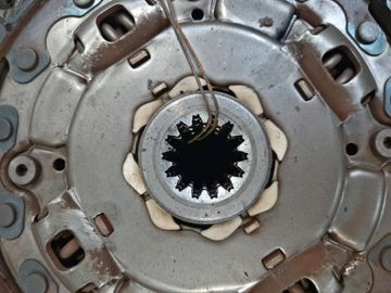 КОРЗИНА СЦЕПЛЕНИЯ НА MITSUBISHI CANTER FE516B 4D36