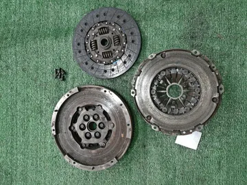 МАХОВИК НА MAZDA AXELA BK3P L3-VDT